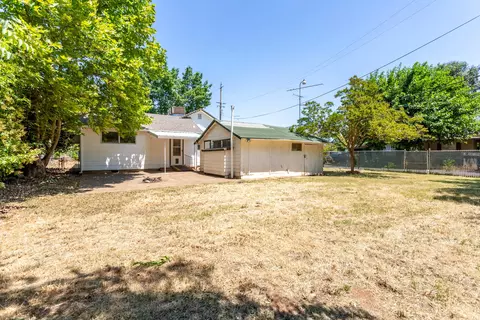 Exterior - 561 Hartnell Ave, Redding, CA 96002 photo 4 of 9