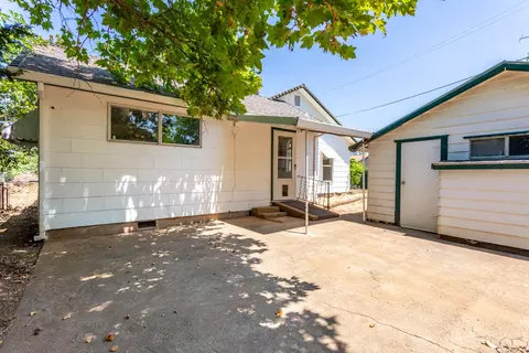 Exterior - 561 Hartnell Ave, Redding, CA 96002 photo 6 of 9