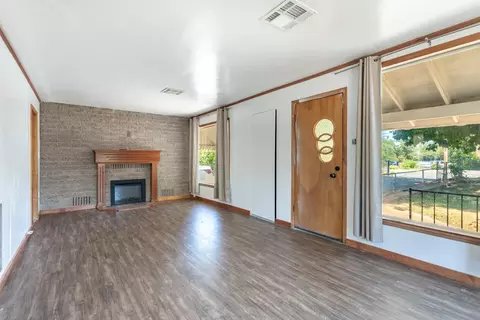 Living - 561 Hartnell Ave, Redding, CA 96002 photo 2 of 3
