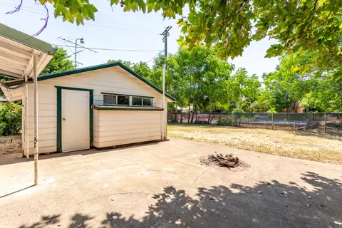 Exterior - 561 Hartnell Ave, Redding, CA 96002 photo 5 of 9