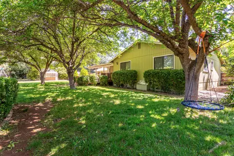 Exterior - 3484 Bello Ct, Redding, CA 96002 photo 13 of 15