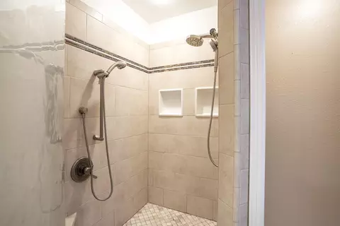 Bath - 3484 Bello Ct, Redding, CA 96002 photo 2 of 4
