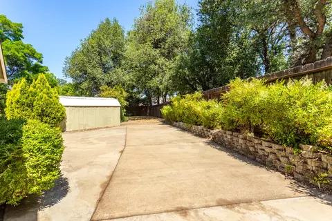 Exterior - 3484 Bello Ct, Redding, CA 96002 photo 4 of 15