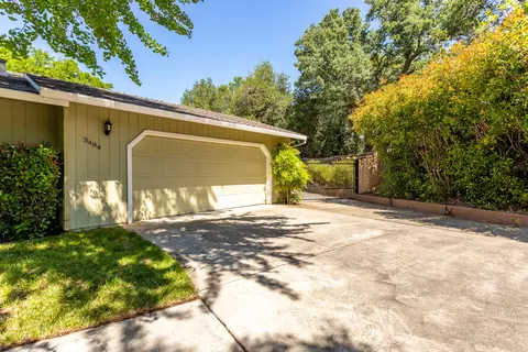 Exterior - 3484 Bello Ct, Redding, CA 96002 photo 3 of 15