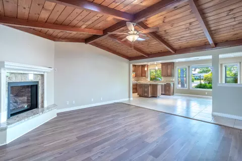 Living - 3484 Bello Ct, Redding, CA 96002 photo 2 of 5