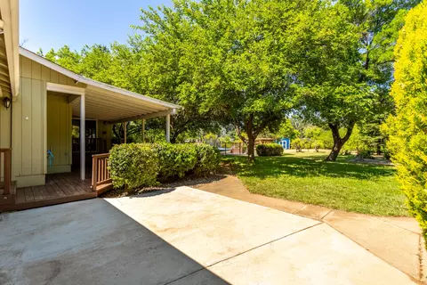 Exterior - 3484 Bello Ct, Redding, CA 96002 photo 12 of 15