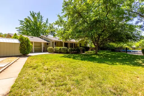 Exterior - 3484 Bello Ct, Redding, CA 96002 photo 14 of 15