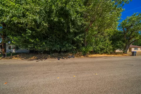 210 Gilmore Rd, Red Bluff, CA 96080