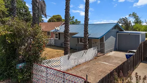 3169 Veda St, Redding, CA 96001 photo 3
