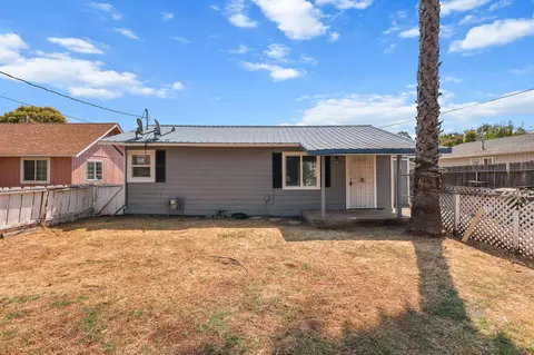 3169 Veda St, Redding, CA 96001