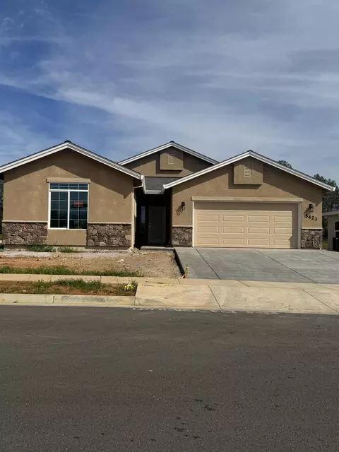 5423 Thumb Rock Rd, Redding, CA 96002