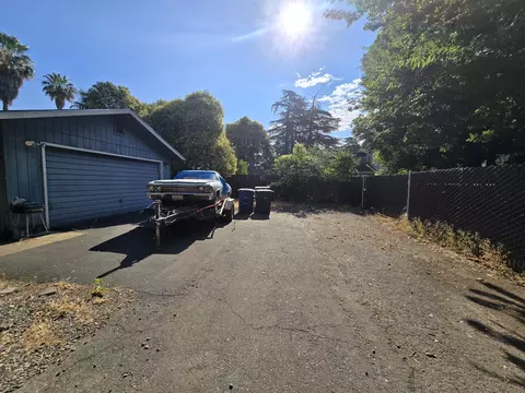 Exterior - 1591 Canby Rd, Redding, CA 96002 photo 5 of 5