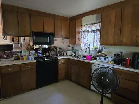 Kitchen - 1591 Canby Rd, Redding, CA 96002 photo 1 of 6