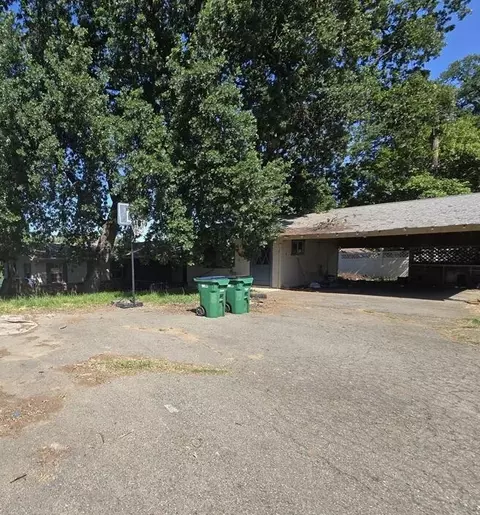 3261 Riverside Dr, Anderson, CA 96007