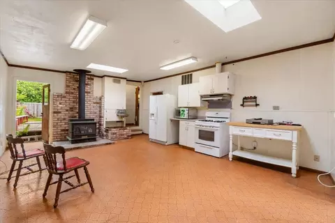 Kitchen - 267 Beverly Ct, Arcata, CA 95521 photo 6 of 6