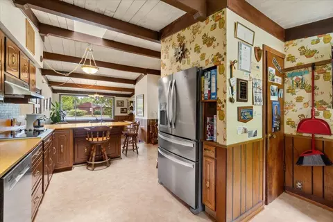 Kitchen - 267 Beverly Ct, Arcata, CA 95521 photo 5 of 6