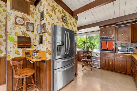 Kitchen - 267 Beverly Ct, Arcata, CA 95521 photo 4 of 6