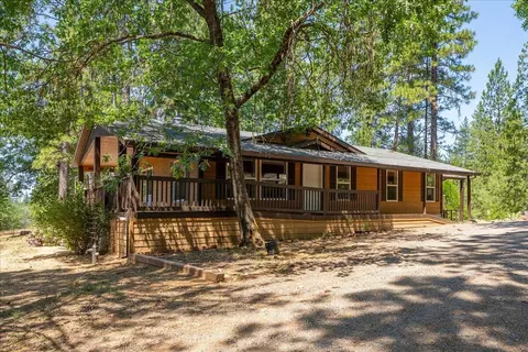 15288 Sherwood Forest Rd, Oak Run, CA 96069