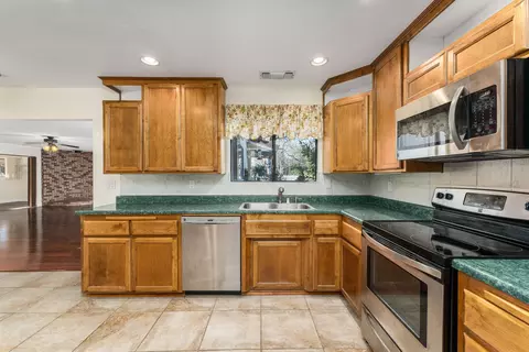 2080 Winchester Pl, Redding, CA 96001 photo 15