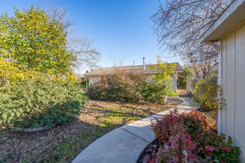 2080 Winchester Pl, Redding, CA 96001 photo 42