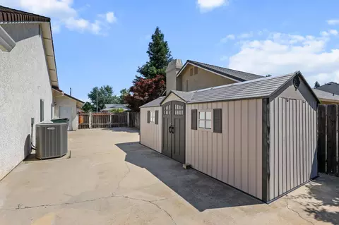 2439 Castlewood Dr, Redding, CA 96002 photo 38