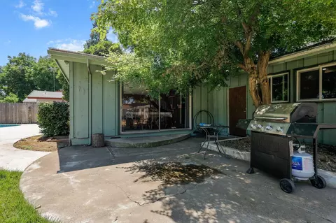 Exterior - 3371 Bardick Rd, Anderson, CA 96007 photo 9 of 11