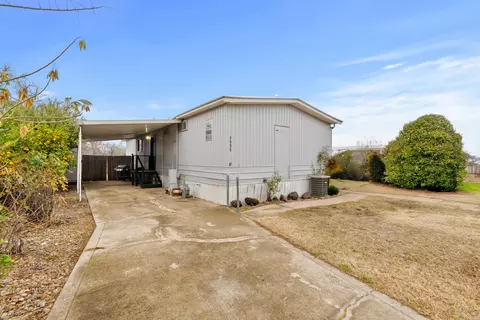 4696 White River Dr, Redding, CA 96003