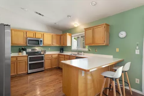 Kitchen - 978 Fountain Cir, Redding, CA 96003 photo 1 of 4