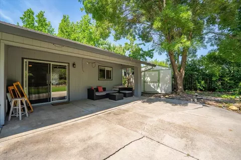 Exterior - 978 Fountain Cir, Redding, CA 96003 photo 16 of 24