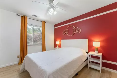 Bedroom - 978 Fountain Cir, Redding, CA 96003 photo 3 of 9