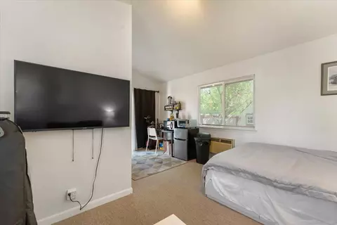Bedroom - 978 Fountain Cir, Redding, CA 96003 photo 9 of 9