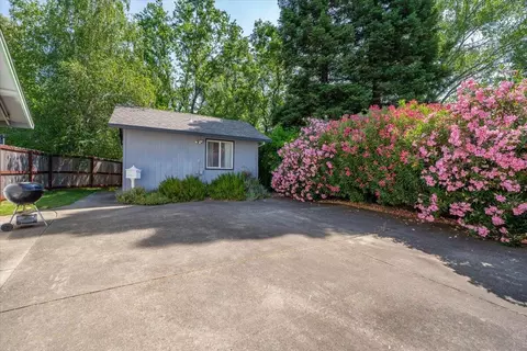 Exterior - 978 Fountain Cir, Redding, CA 96003 photo 9 of 24
