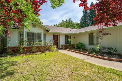 Exterior - 978 Fountain Cir, Redding, CA 96003 photo 1 of 24
