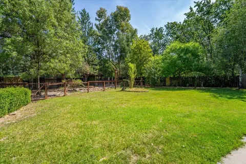Exterior - 978 Fountain Cir, Redding, CA 96003 photo 11 of 24
