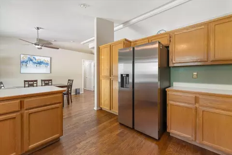 Kitchen - 978 Fountain Cir, Redding, CA 96003 photo 3 of 4