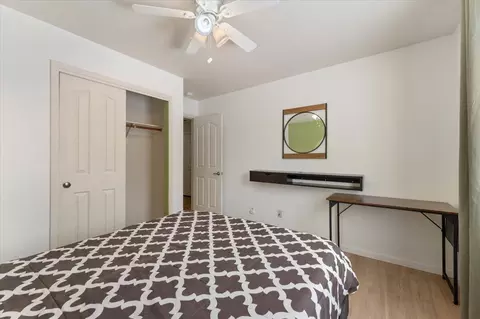 Bedroom - 978 Fountain Cir, Redding, CA 96003 photo 6 of 9