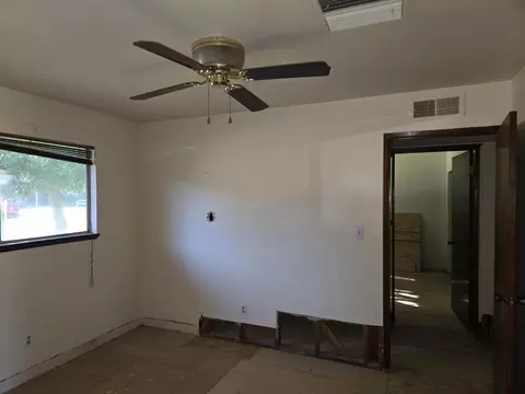 1927 Lindeena Ln, Redding, CA 96002 photo 2