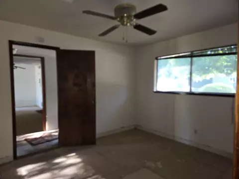 1927 Lindeena Ln, Redding, CA 96002 photo 9