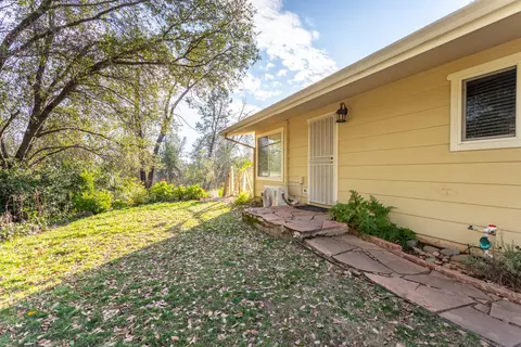 17777 Irish Rd, Redding, CA 96003 photo 20