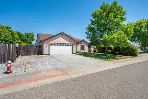 3255 Wandsworth Dr, Shasta Lake, CA 96019