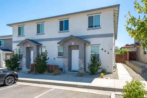842 Mission De Oro Dr, Redding, CA 96003