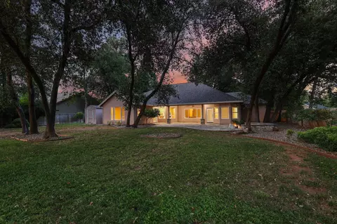Exterior - 4230 Brittany Dr, Redding, CA 96002 photo 14 of 15