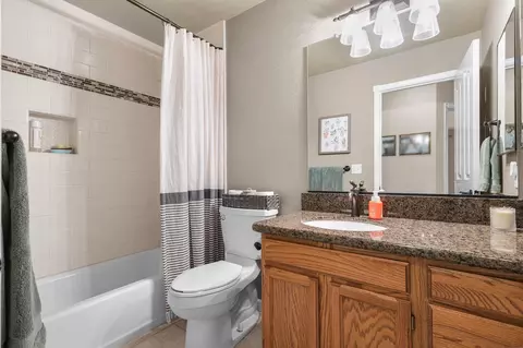 Bath - 1764 Vinson Dr, Redding, CA 96003 photo 2 of 2
