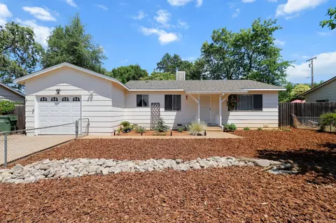 3921 Mercury Dr, Redding, CA 96002