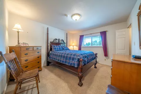 Bedroom - 15842 Macleod Dr, Redding, CA 96001 photo 3 of 3