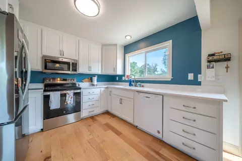 Kitchen - 15842 Macleod Dr, Redding, CA 96001 photo 1 of 3