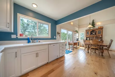 Kitchen - 15842 Macleod Dr, Redding, CA 96001 photo 3 of 3
