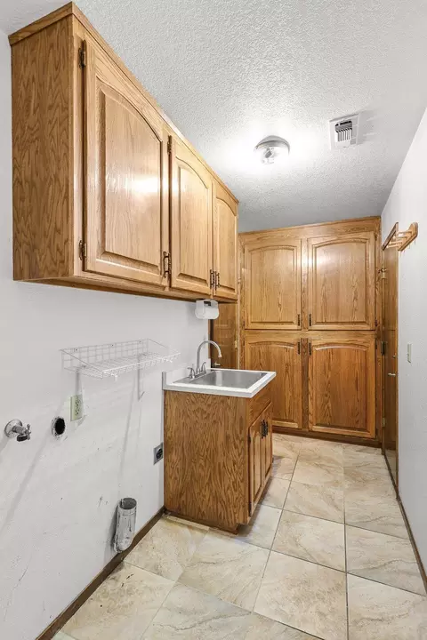 6136 Riverside Dr, Redding, CA 96001 photo 13