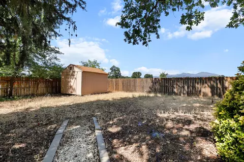 6136 Riverside Dr, Redding, CA 96001 photo 30