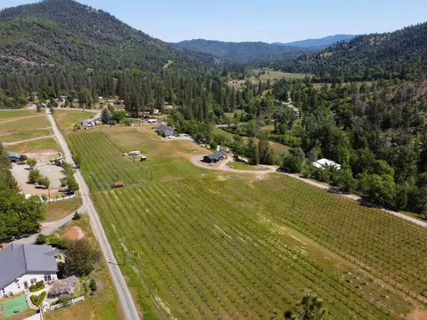 View/Area - 300 Dirt Rd, Lewiston, CA 96052 photo 1 of 1